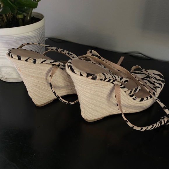 Sandals - Picture 5 of 8